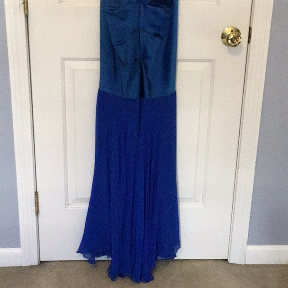 Dress - Picture 4 of 4